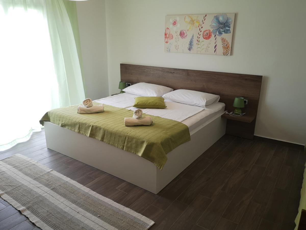 Apartments Mareta Раб Екстериор снимка