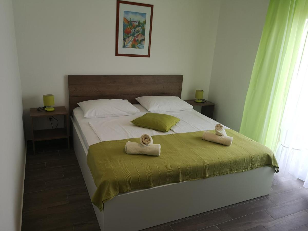 Apartments Mareta Раб Екстериор снимка
