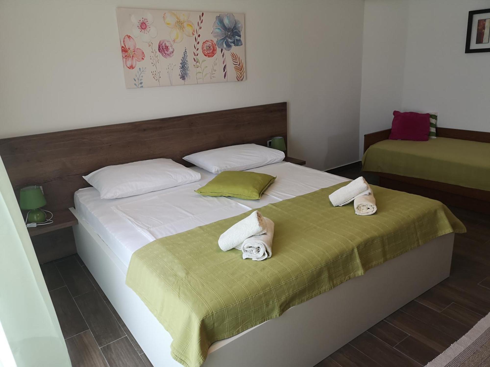 Apartments Mareta Раб Стая снимка