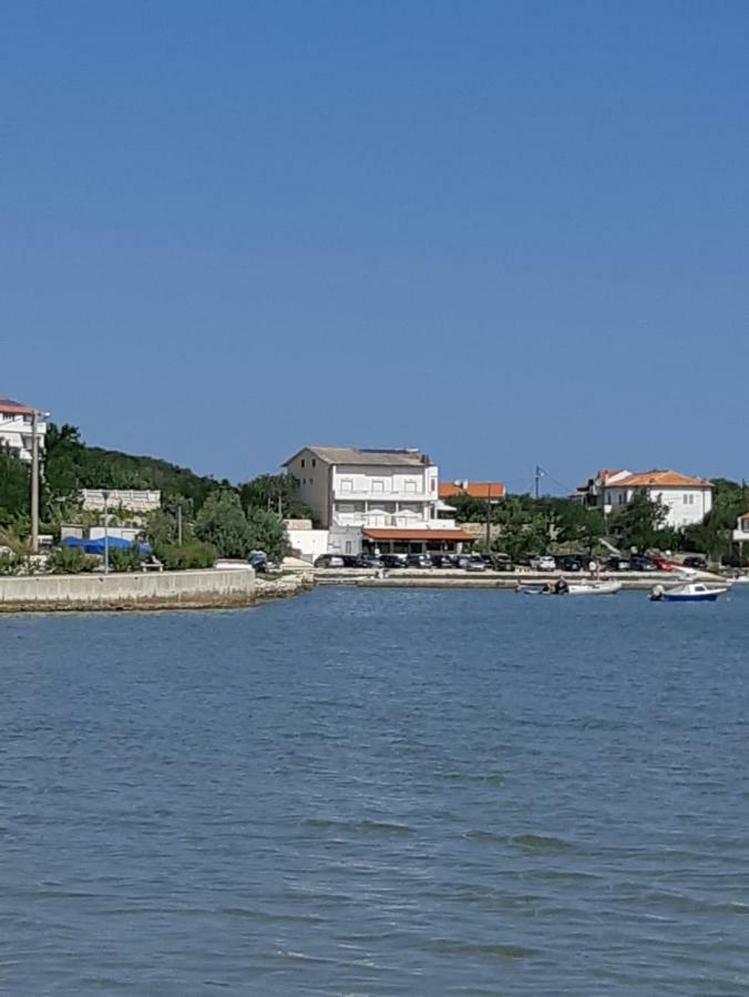 Apartments Mareta Раб Екстериор снимка