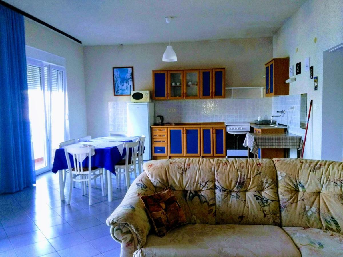 Apartments Mareta Раб Екстериор снимка